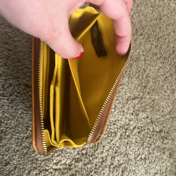 Cute Tan Fossil wristlet/wallet. - Picture 4 of 10